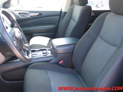 2020 Nissan Pathfinder S  S, 4WD, 3RD ROW SEATING, 3.5L V6 - Photo 5 - North Platte, NE 69101