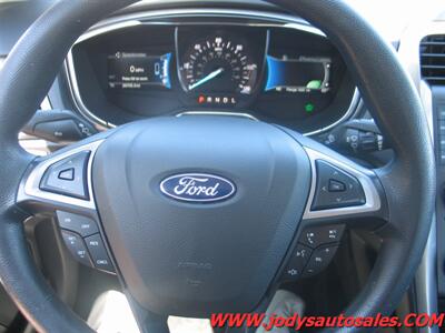 2018 Ford Fusion Hybrid S  S, HYBRID, 40 MPG, LOW,LOW 29,000 MILES - Photo 16 - North Platte, NE 69101