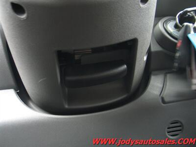 2019 Nissan Frontier SL, V-6, LEATHER, LOADED,LOW 78,000 MILES SL, V-6, LEATHER, LOADED,LOW 78,000 MILES - Photo 9 - North Platte, NE 69101