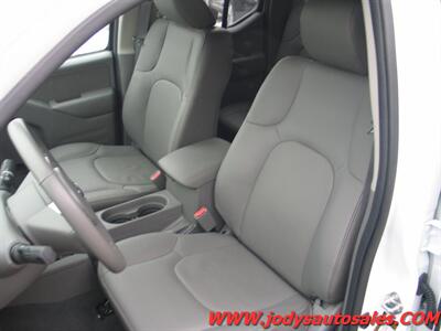 2019 Nissan Frontier SL, V-6, LEATHER, LOADED,LOW 78,000 MILES SL, V-6, LEATHER, LOADED,LOW 78,000 MILES - Photo 4 - North Platte, NE 69101