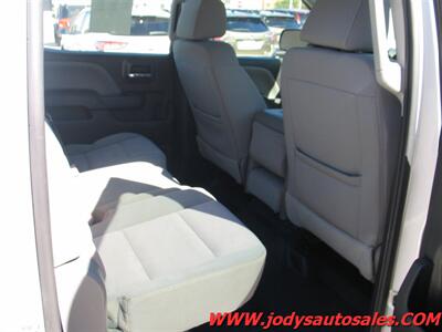 2017 Chevrolet Silverado 2500 Work Truck W/T, CREW CAB LB, LOW LOW 17,000 MILES - Photo 22 - North Platte, NE 69101