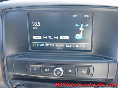 2017 Chevrolet Silverado 2500 Work Truck W/T, CREW CAB LB, LOW LOW 17,000 MILES - Photo 13 - North Platte, NE 69101