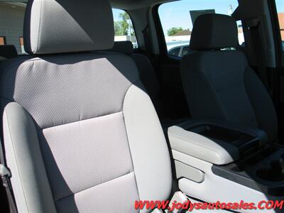 2017 Chevrolet Silverado 2500 Work Truck W/T, CREW CAB LB, LOW LOW 17,000 MILES - Photo 21 - North Platte, NE 69101
