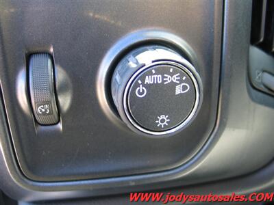 2017 Chevrolet Silverado 2500 Work Truck W/T, CREW CAB LB, LOW LOW 17,000 MILES - Photo 7 - North Platte, NE 69101