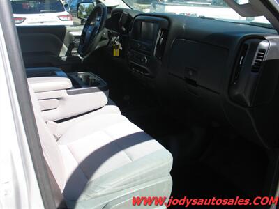 2017 Chevrolet Silverado 2500 Work Truck W/T, CREW CAB LB, LOW LOW 17,000 MILES - Photo 20 - North Platte, NE 69101