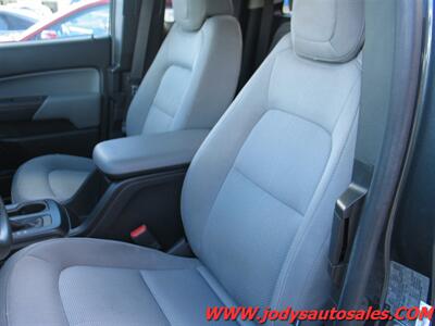 2015 Chevrolet Colorado  W/T, Extended Cab 4X4 - Photo 5 - North Platte, NE 69101