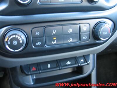 2015 Chevrolet Colorado  W/T, Extended Cab 4X4 - Photo 14 - North Platte, NE 69101