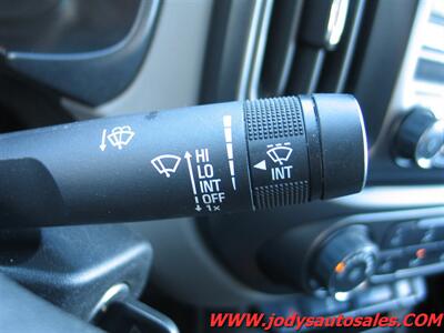 2015 Chevrolet Colorado  W/T, Extended Cab 4X4 - Photo 9 - North Platte, NE 69101