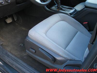 2015 Chevrolet Colorado  W/T, Extended Cab 4X4 - Photo 4 - North Platte, NE 69101