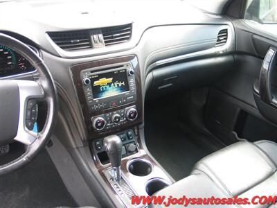 2016 Chevrolet Traverse LTZ LTZ, AWD, THIRD ROW SEATING - Photo 6 - North Platte, NE 69101