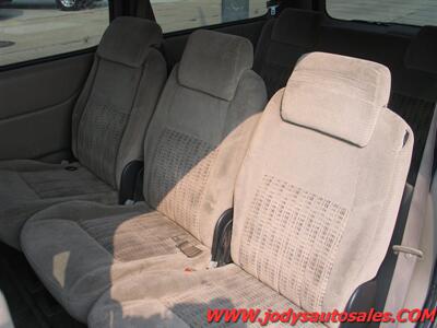 2004 Chevrolet Venture LS  COLD A/C - Photo 5 - North Platte, NE 69101