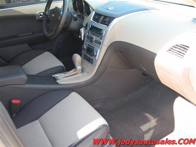 2009 Chevrolet Malibu Hybrid   - Photo 18 - North Platte, NE 69101
