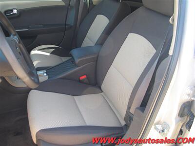 2009 Chevrolet Malibu Hybrid   - Photo 3 - North Platte, NE 69101