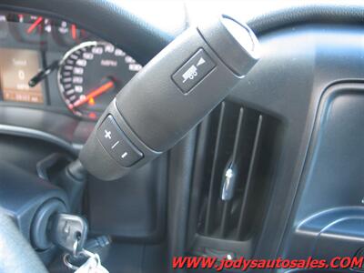 2016 Chevrolet Silverado 1500 Work Truck  W/T, 4.3 V-6, 2WD, LOW LOW 20,000 MILE - Photo 10 - North Platte, NE 69101