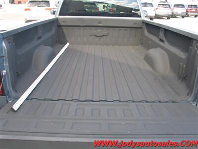 2016 Chevrolet Silverado 1500 Work Truck  W/T, 4.3 V-6, 2WD, LOW LOW 20,000 MILE - Photo 22 - North Platte, NE 69101