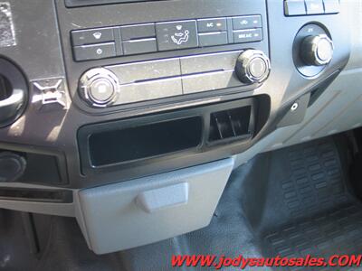2014 Ford F-250 XL  XL, 2WD, MAINT UTILITY, CREW CAB, 27,000 LOW MILES, 6.2 V8 GAS - Photo 14 - North Platte, NE 69101