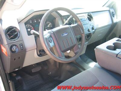 2014 Ford F-250 XL  XL, 2WD, MAINT UTILITY, CREW CAB, 27,000 LOW MILES, 6.2 V8 GAS - Photo 2 - North Platte, NE 69101