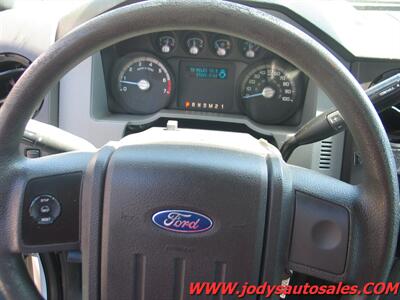 2014 Ford F-250 XL  XL, 2WD, MAINT UTILITY, CREW CAB, 27,000 LOW MILES, 6.2 V8 GAS - Photo 12 - North Platte, NE 69101