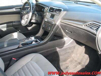 2018 Ford Fusion Hybrid S  S, LOW, LOW 48.000 MILES, 41 MPG - Photo 21 - North Platte, NE 69101