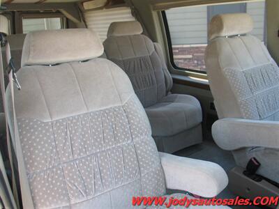 2002 Ford E-150  Very Nice Conversion Van - Photo 14 - North Platte, NE 69101