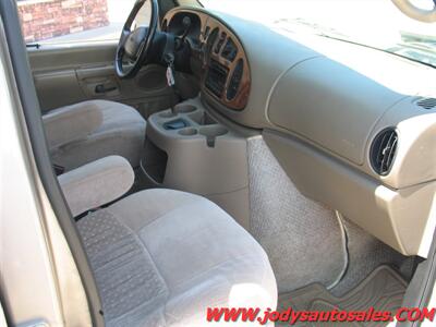 2002 Ford E-150  Very Nice Conversion Van - Photo 13 - North Platte, NE 69101