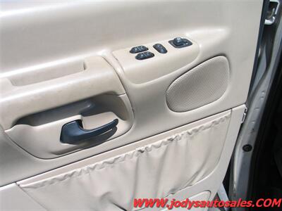 2002 Ford E-150  Very Nice Conversion Van - Photo 3 - North Platte, NE 69101