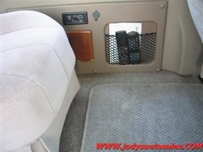 2002 Ford E-150  Very Nice Conversion Van - Photo 19 - North Platte, NE 69101