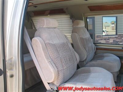 2002 Ford E-150  Very Nice Conversion Van - Photo 16 - North Platte, NE 69101