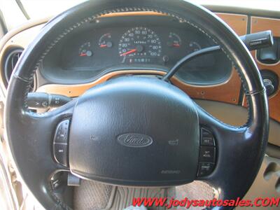 2002 Ford E-150  Very Nice Conversion Van - Photo 8 - North Platte, NE 69101