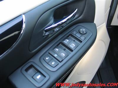 2016 Dodge Grand Caravan SE Plus SE Plus, REVERSE CAM, X/M RADIO, LOW LOW 33,000 MI (O - Photo 3 - North Platte, NE 69101