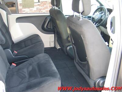 2016 Dodge Grand Caravan SE Plus SE Plus, REVERSE CAM, X/M RADIO, LOW LOW 33,000 MI (O - Photo 23 - North Platte, NE 69101