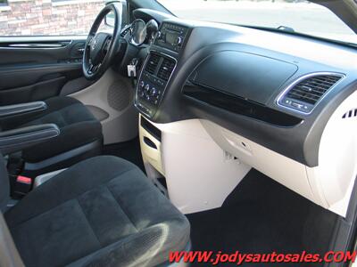 2016 Dodge Grand Caravan SE Plus SE Plus, REVERSE CAM, X/M RADIO, LOW LOW 33,000 MI (O - Photo 20 - North Platte, NE 69101