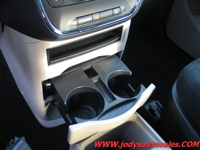 2016 Dodge Grand Caravan SE Plus SE Plus, REVERSE CAM, X/M RADIO, LOW LOW 33,000 MI (O - Photo 17 - North Platte, NE 69101