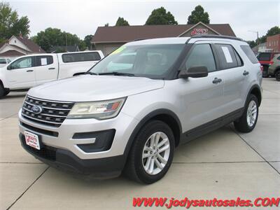 2017 Ford Explorer  AWD, 3RD ROW SEATING, LOW/ LOW 41,000 MILE - Photo 31 - North Platte, NE 69101