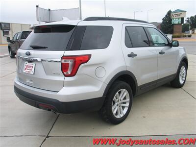 2017 Ford Explorer  AWD, 3RD ROW SEATING, LOW/ LOW 41,000 MILE - Photo 35 - North Platte, NE 69101