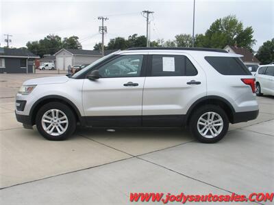 2017 Ford Explorer  AWD, 3RD ROW SEATING, LOW/ LOW 41,000 MILE - Photo 32 - North Platte, NE 69101