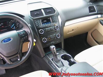 2017 Ford Explorer  AWD, 3RD ROW SEATING, LOW/ LOW 41,000 MILE - Photo 7 - North Platte, NE 69101