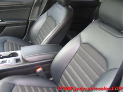 2018 Ford Fusion SE  SE, AWD, LOW, LOW 42,000 MILES - Photo 5 - North Platte, NE 69101