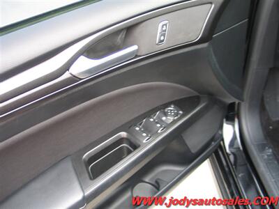 2018 Ford Fusion SE  SE, AWD, LOW, LOW 42,000 MILES - Photo 3 - North Platte, NE 69101