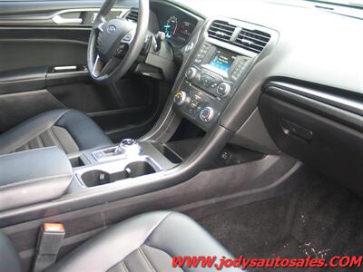 2018 Ford Fusion SE  SE, AWD, LOW, LOW 42,000 MILES - Photo 22 - North Platte, NE 69101