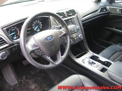 2018 Ford Fusion SE  SE, AWD, LOW, LOW 42,000 MILES - Photo 2 - North Platte, NE 69101