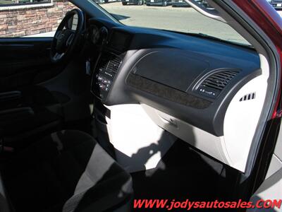 2017 Dodge Grand Caravan SE Plus SE PLUS, DVD, XM, REVERSE CAM, LOW LOW 31,000 MILES - Photo 21 - North Platte, NE 69101