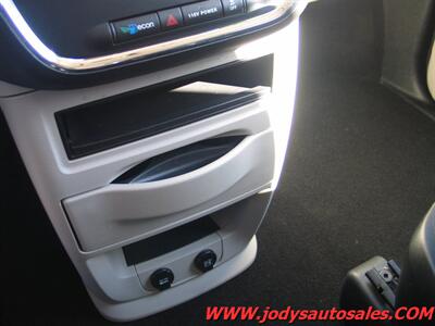 2017 Dodge Grand Caravan SE Plus SE PLUS, DVD, XM, REVERSE CAM, LOW LOW 31,000 MILES - Photo 19 - North Platte, NE 69101