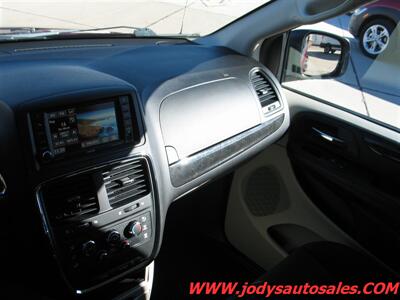 2017 Dodge Grand Caravan SE Plus SE PLUS, DVD, XM, REVERSE CAM, LOW LOW 31,000 MILES - Photo 20 - North Platte, NE 69101