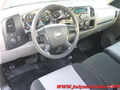 2008 Chevrolet Silverado 2500 W/T, 4WD, CREW CAB, LONG BOX - Photo 2 - North Platte, NE 69101