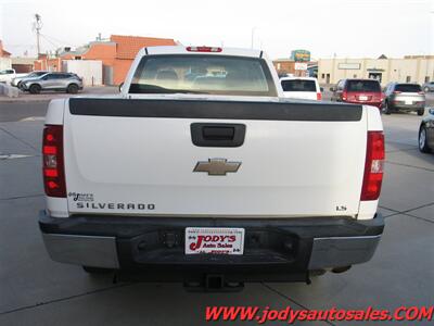 2008 Chevrolet Silverado 2500 W/T, 4WD, CREW CAB, LONG BOX - Photo 26 - North Platte, NE 69101