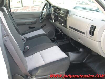 2008 Chevrolet Silverado 2500 W/T, 4WD, CREW CAB, LONG BOX - Photo 16 - North Platte, NE 69101