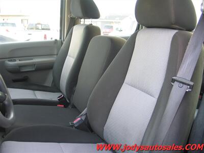 2008 Chevrolet Silverado 2500 W/T, 4WD, CREW CAB, LONG BOX - Photo 5 - North Platte, NE 69101