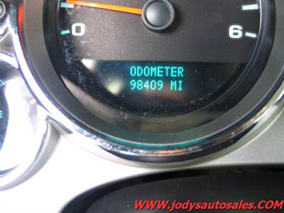 2008 Chevrolet Silverado 2500 W/T, 4WD, CREW CAB, LONG BOX - Photo 11 - North Platte, NE 69101
