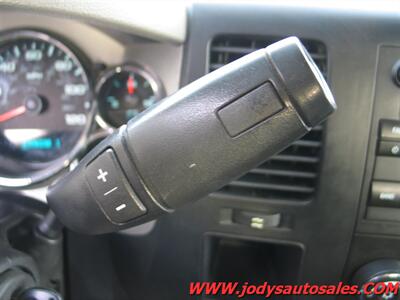 2008 Chevrolet Silverado 2500 W/T, 4WD, CREW CAB, LONG BOX - Photo 10 - North Platte, NE 69101